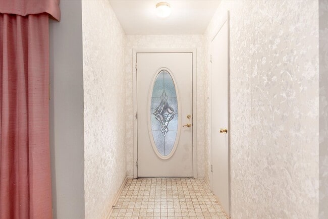 Building Photo - Vintage 5 bed Home in Green Mountain Estat...