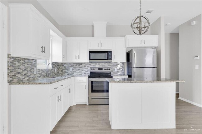 Building Photo - 14 N Winona Dr