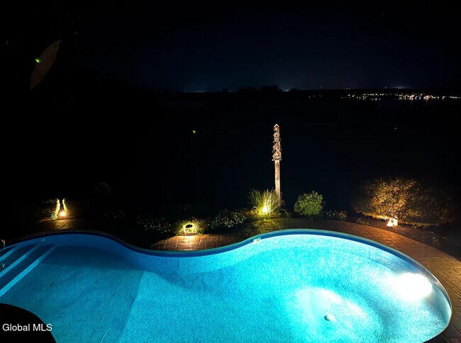 Building Photo - 27 Hill Rd