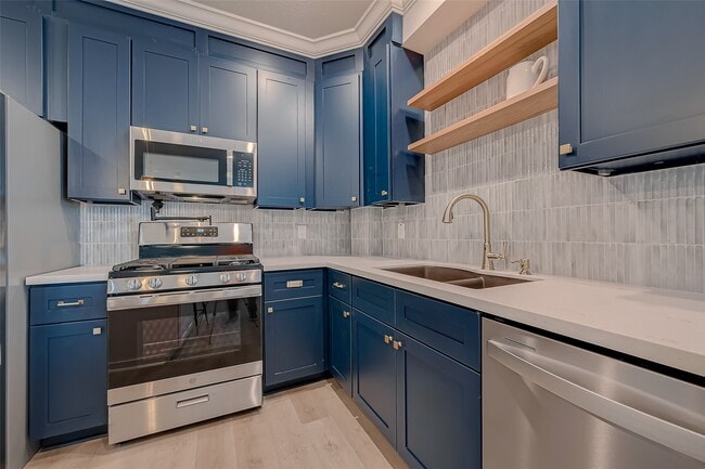 Building Photo - 1110 Avenue K Ave