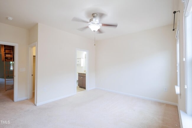 Building Photo - 533 Fumagalli Dr