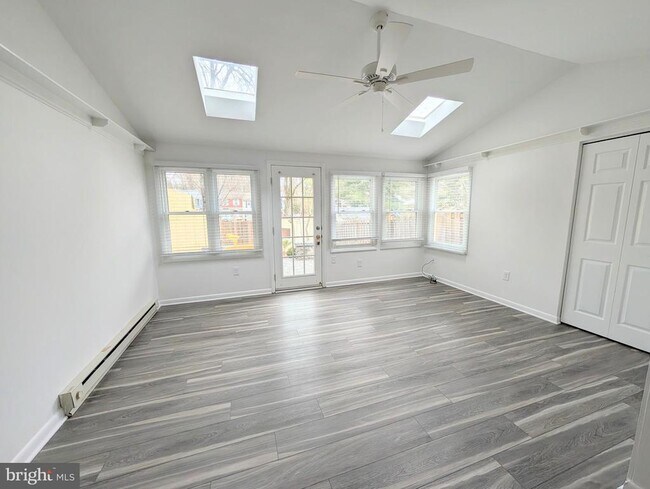 Building Photo - 321 Charred Oak Ct