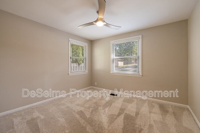 Building Photo - 227 53rd Ave N