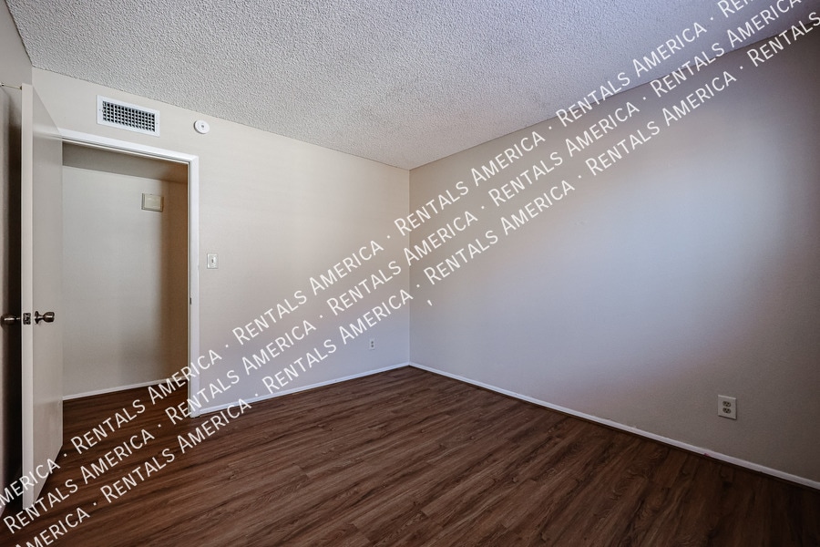 Building Photo - 2466 W Onza Ave