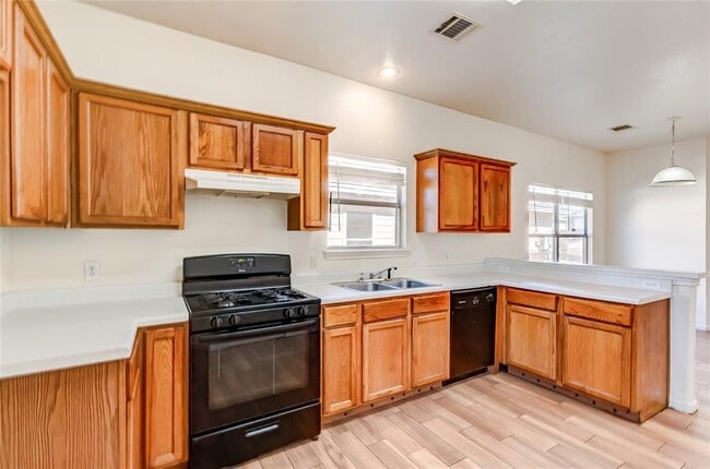 Building Photo - 2808 Southampton Way