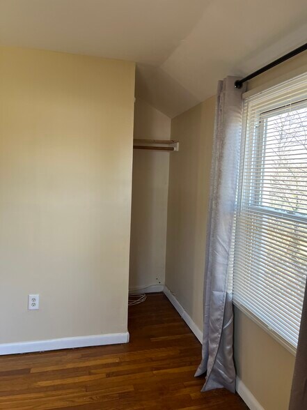 Building Photo - 119 DuPont Pl