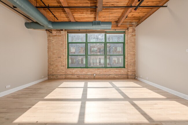 Building Photo - 1017 W Washington Blvd