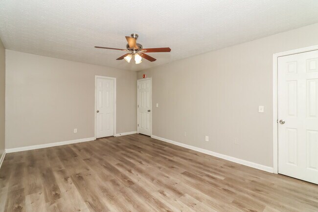 Building Photo - 5875 Bellingrath Way