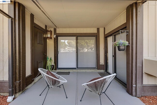 Building Photo - 39139 Argonaut Way