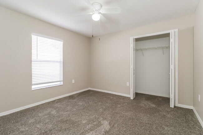 Building Photo - 17047 Ongar Ct