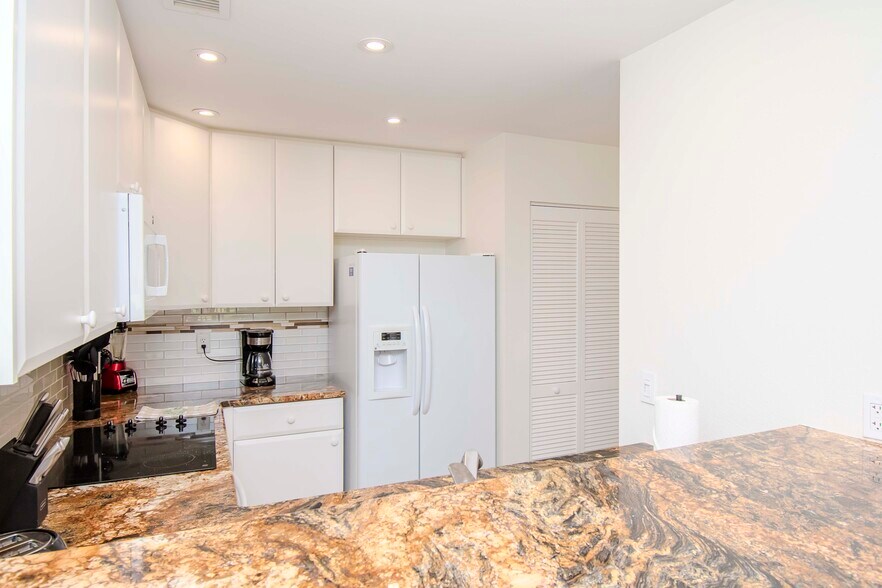 Building Photo - 29147 Bay Hollow Dr