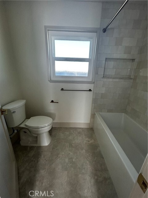 Building Photo - 717 Serpentine Dr