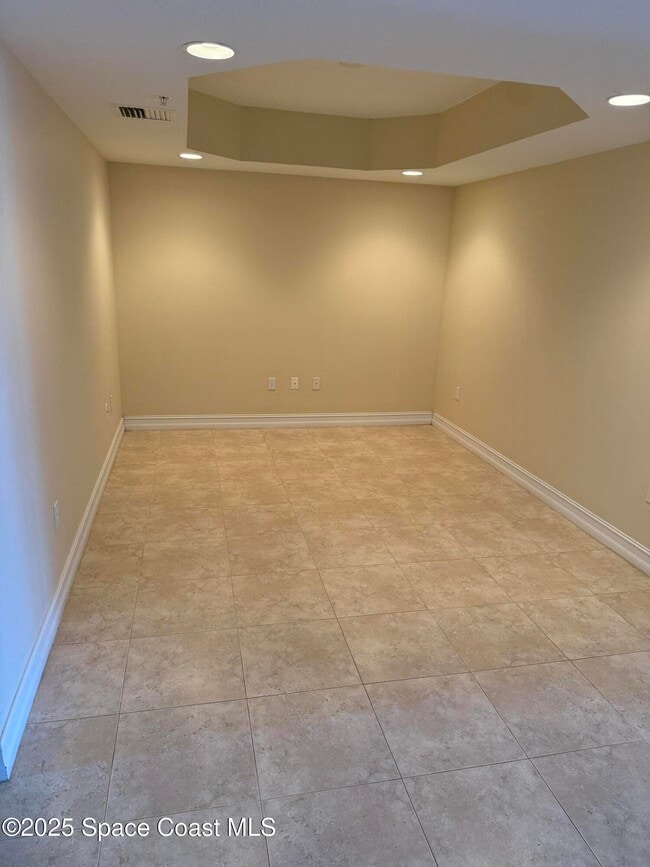 Building Photo - 5 Indian River Ave