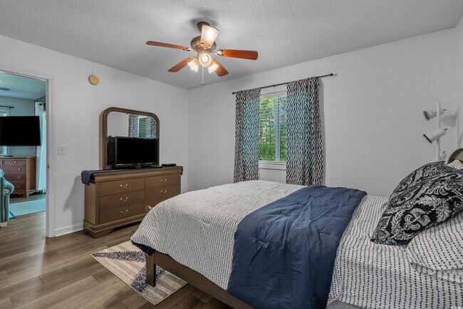 Building Photo - 1290 White Tree Ln