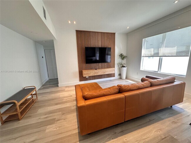 Building Photo - 1218 Drexel Ave