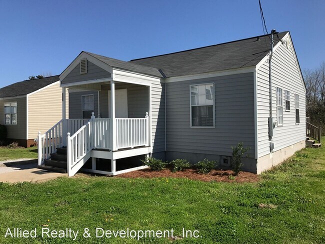 Building Photo - 3 br, 2 bath House - 517 30th Avenue East