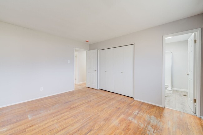 Building Photo - 3 bedroom 2 bath house with attached garage.