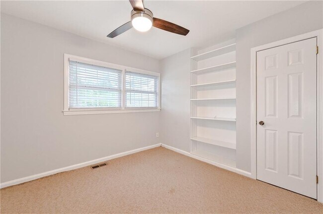 Building Photo - 2454 Drew Valley Rd NE