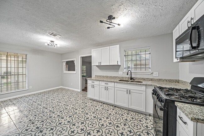 Building Photo - 8834 Brackley Ln