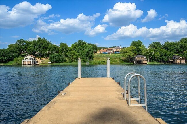 Building Photo - 14501 Blue Jay Point