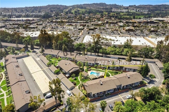 Building Photo - Stunning 2nd Story 3 Bedroom Condo in Woodlake Villas, La Habra