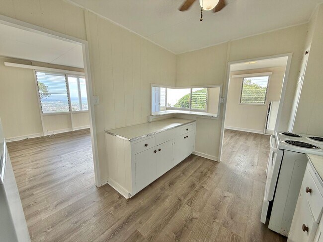 Building Photo - 3670 Hilo Pl