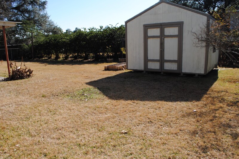 Building Photo - 420 Kim Dr