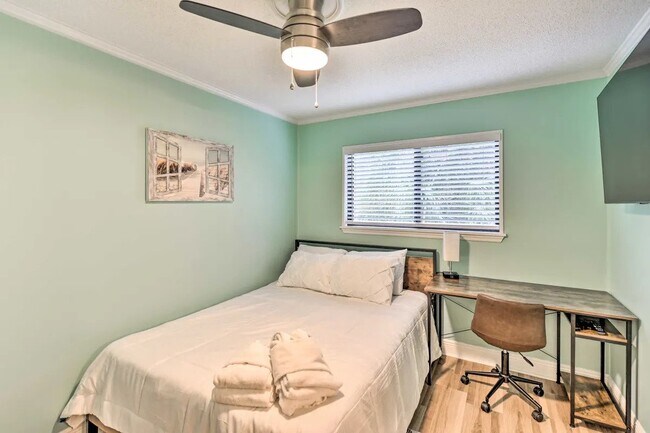 Building Photo - Charming 2 Bed/2 Bath Condo in Hilton Head Island - Perfect Island Living!