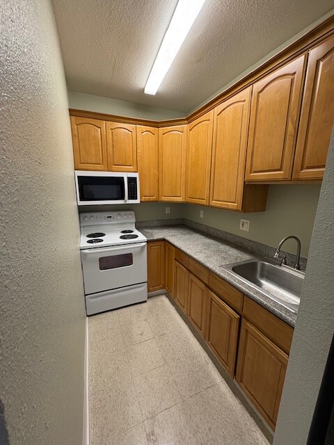 Building Photo - 1757 26th Ave