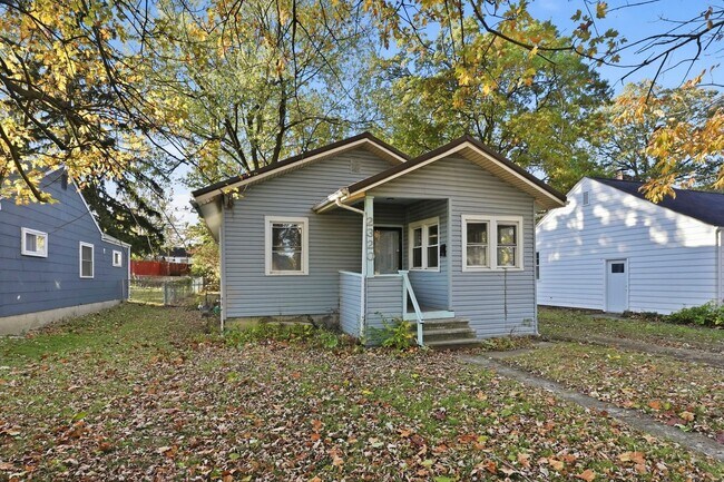 Building Photo - New 2 bedroom house listing!