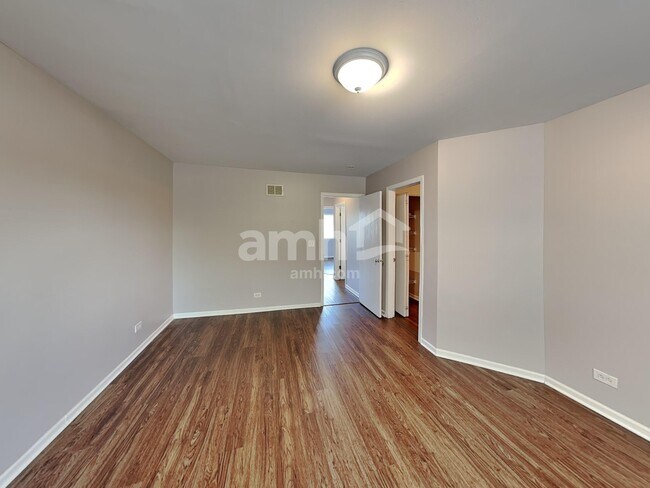 Building Photo - 300 Annandale Dr