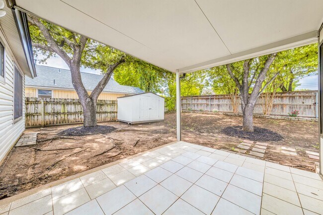 Building Photo - 2014 Balsam Way
