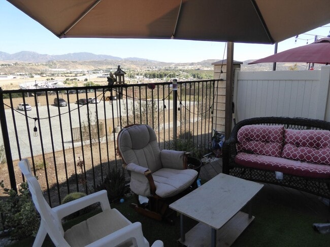Building Photo - Stylish 3 Bedroom Home in the Gated River ...