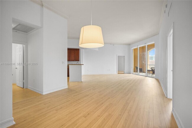 Building Photo - 3001 NE 185th St