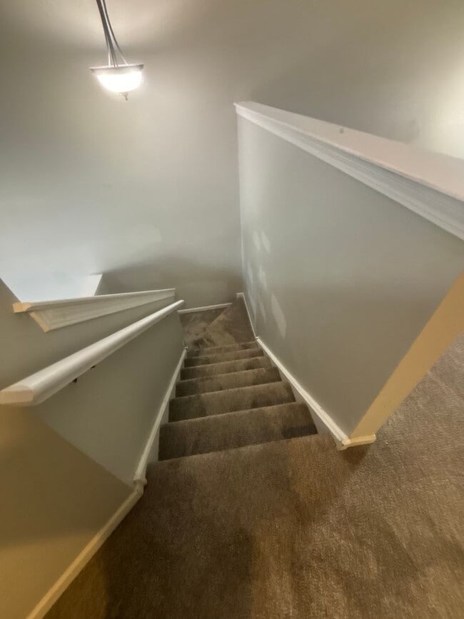 Building Photo - 2 Bedroom Loft Home w/ Finished Basement – $2,575/month