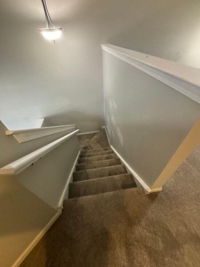 Building Photo - 2 Bedroom Loft Home w/ Finished Basement – $2,675/month