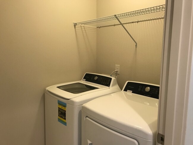 Building Photo - Spacious 4 Bd 2.5 Ba Home in  Camas School District! Upgrades! Close to Parks & Freeway Access!