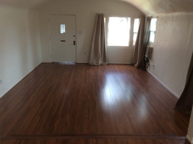 Large living room - 4149 2nd Ave