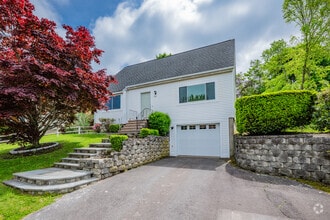 Building Photo - 103 Sprucedale Dr