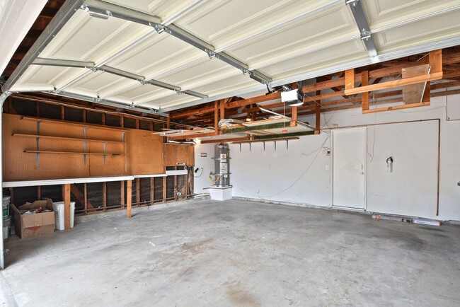 Building Photo - Beautiful Single-Level Detached Home in Villa Pacifica For Lease