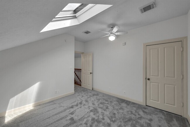 Building Photo - 22 Creekwood Dr