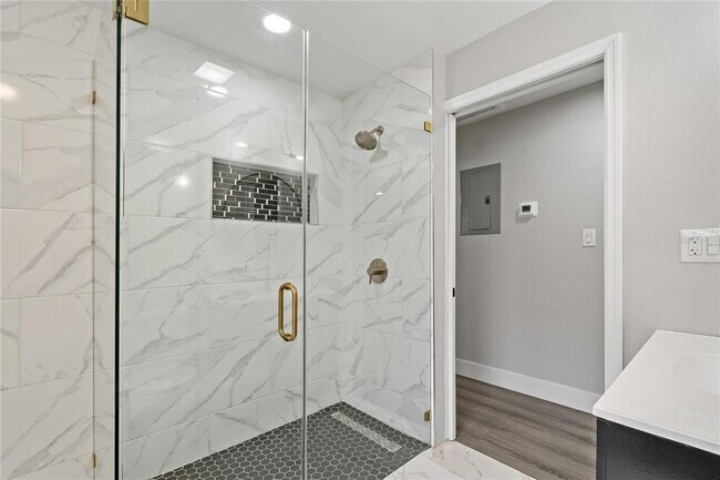 Building Photo - 3810 S Randall St