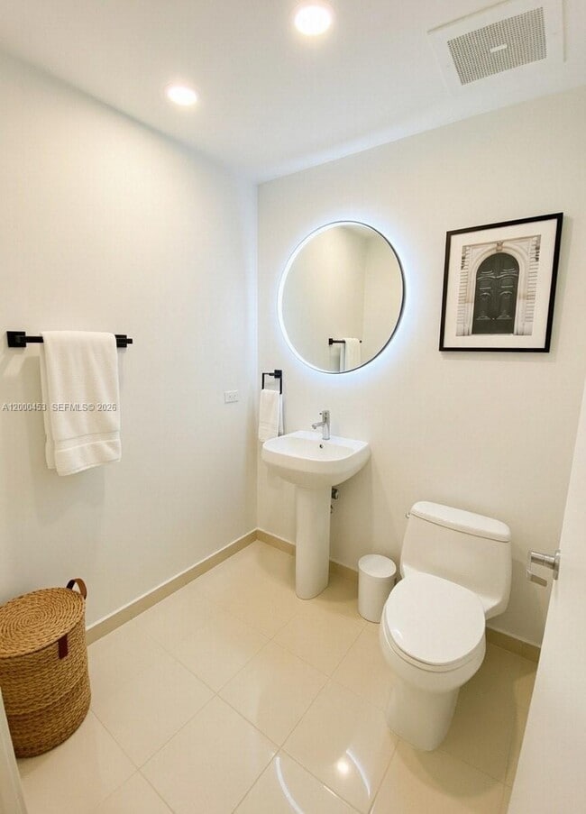 Building Photo - 3301 NE 1st Ave