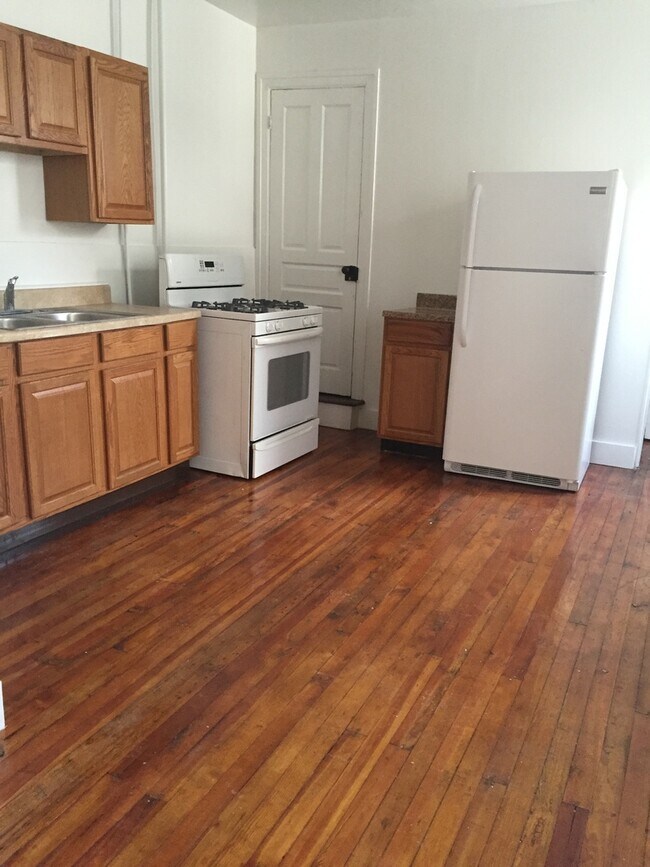 Building Photo - 708 N Pershing Ave