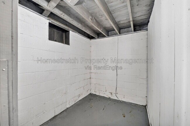 Building Photo - 426 Plaza Ave
