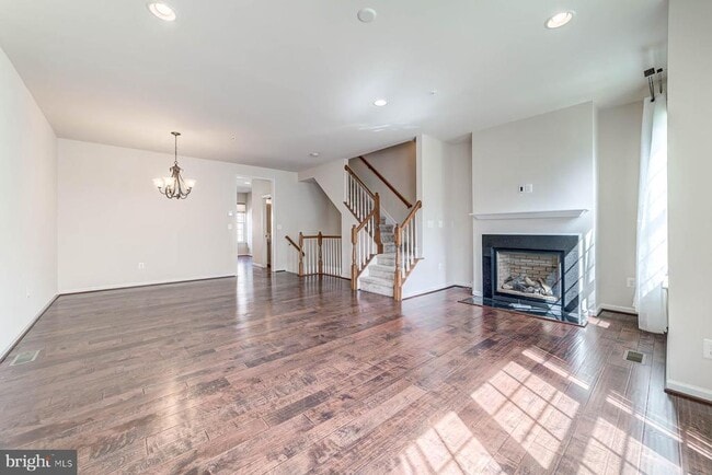 Building Photo - 705 River Mist Dr