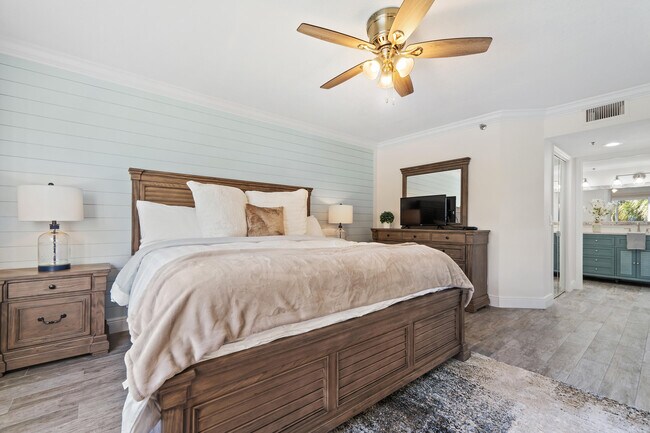 Building Photo - 275 Palm Ave