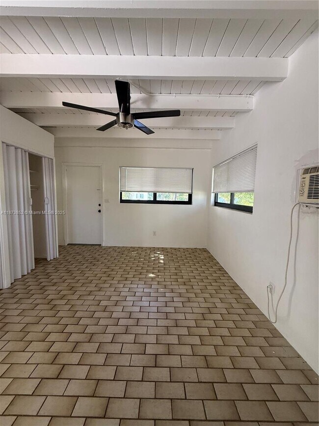 Building Photo - 1503 NE 128th St