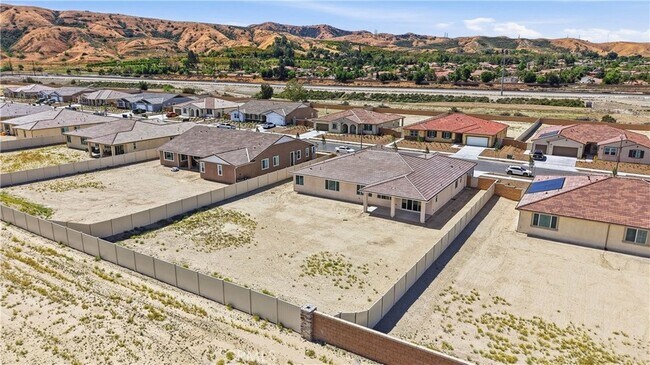 Building Photo - 11647 Saddleback Dr