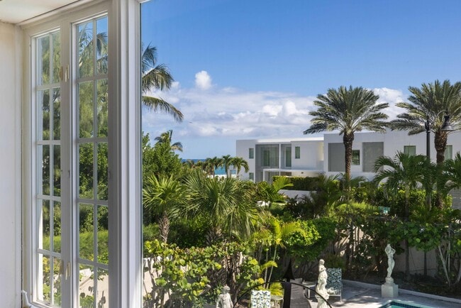 Building Photo - 1048 S Ocean Blvd